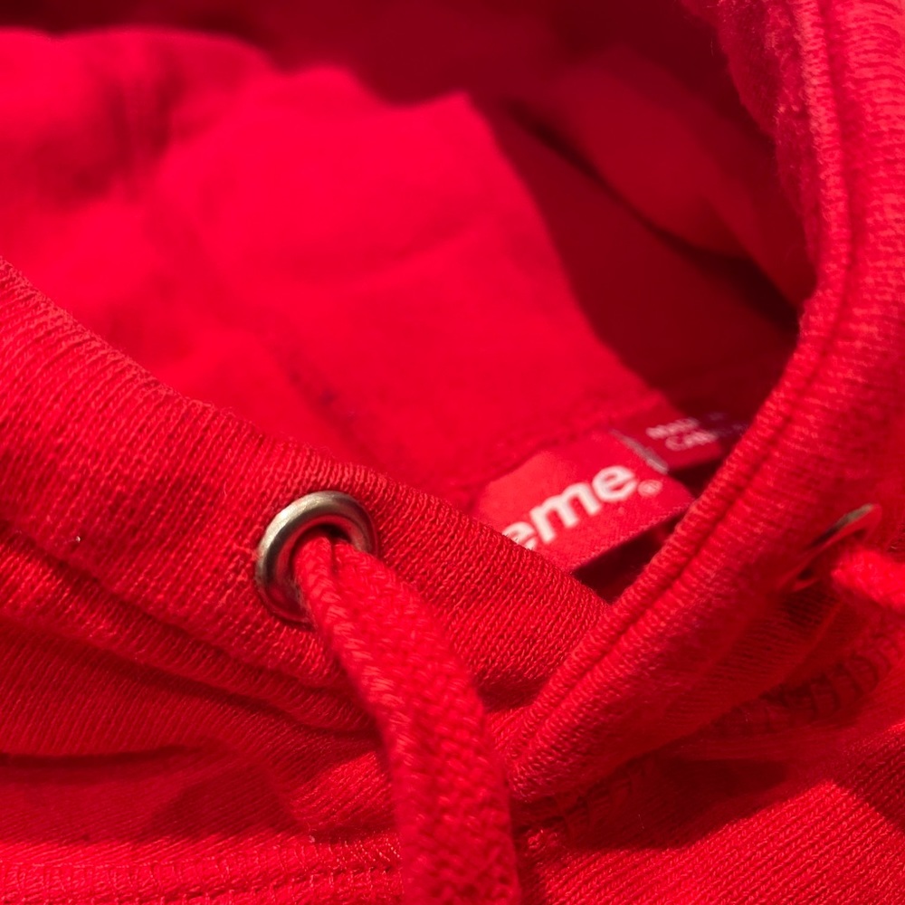 Authentic Supreme Hoodie - Picture 5 of 9